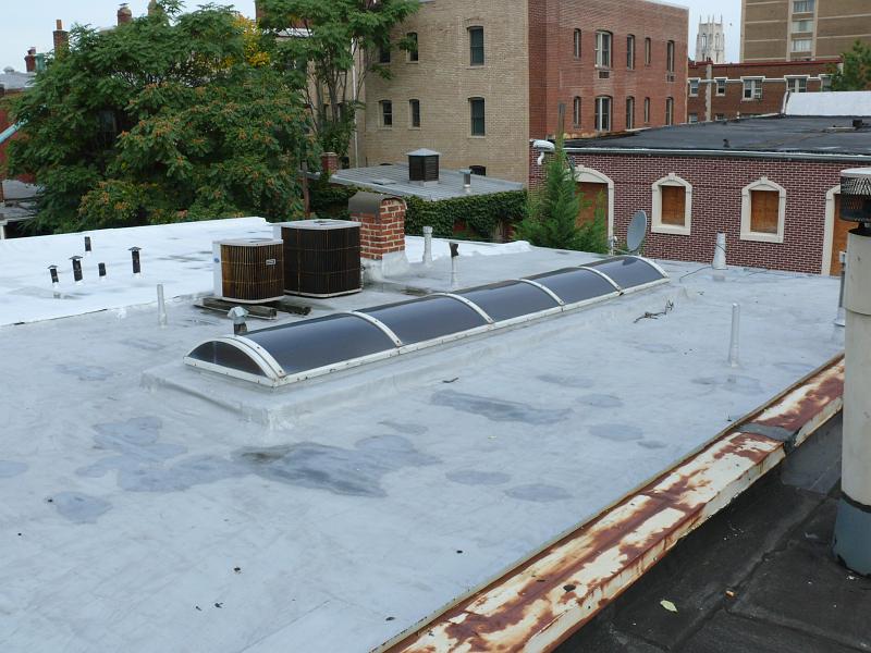P1150637.JPG - Example of a neighbor's un-shaded skylight.