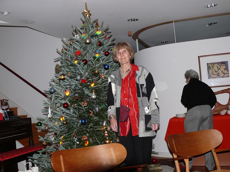 P1160020.JPG - Mary and the tree -- decorated only the day before.