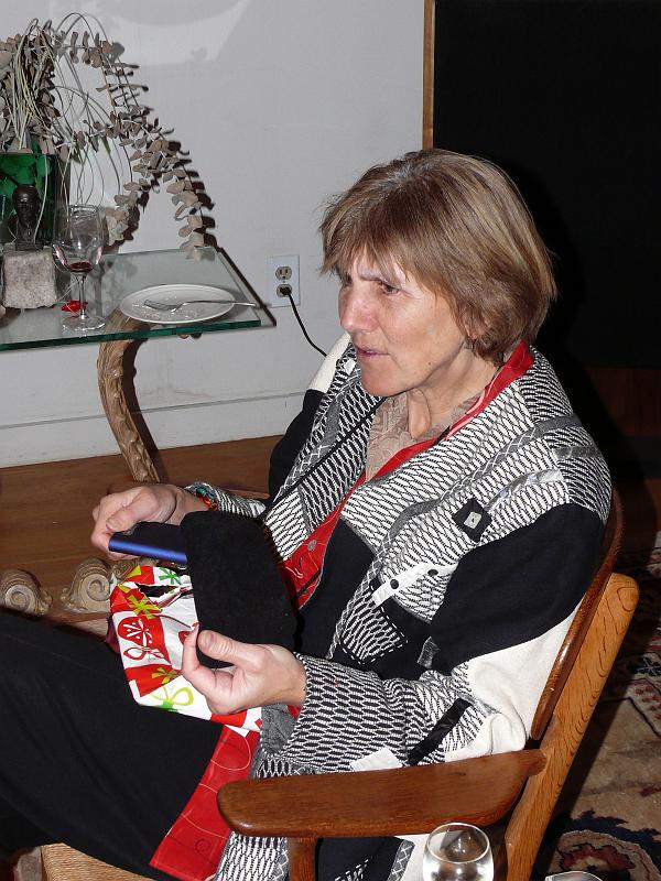 P1160051.JPG - Mary trieds to comprehend a 40Gigabyte portable hard drive.  Where's my pencil?
