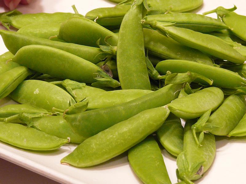 P1150060.JPG - Sugar snap peas.  We eat the whole thing - the peas and the pods - and they are very sweet.