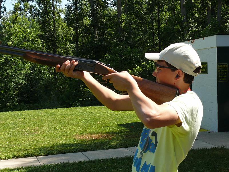 P1160890.JPG - Davy as the gun recoils.